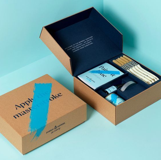 Bedrukte e-commerce verzenddoos met interieur